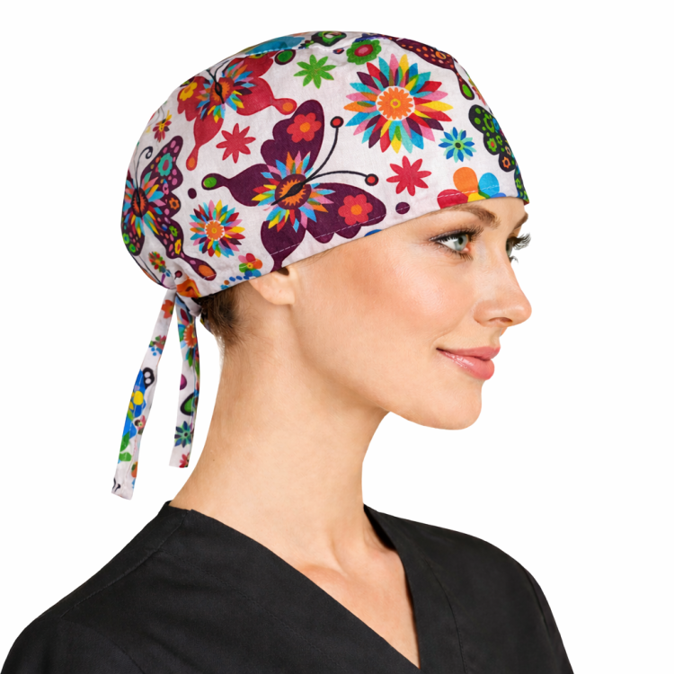 Czepek medyczny w kolorowe bajkowe wzory dla medyków W5 widok z boku.png