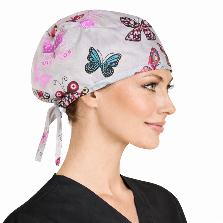 Czepek medyczny w kolorowe bajkowe wzory dla medyków W13 widok z boku.png