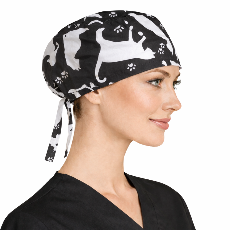 Czepek medyczny w kolorowe bajkowe wzory dla medyków W31 widok z boku.png