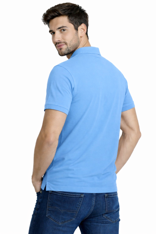 Koszulka polo męska krótki rękaw jasna niebieska widok z tyłu.png