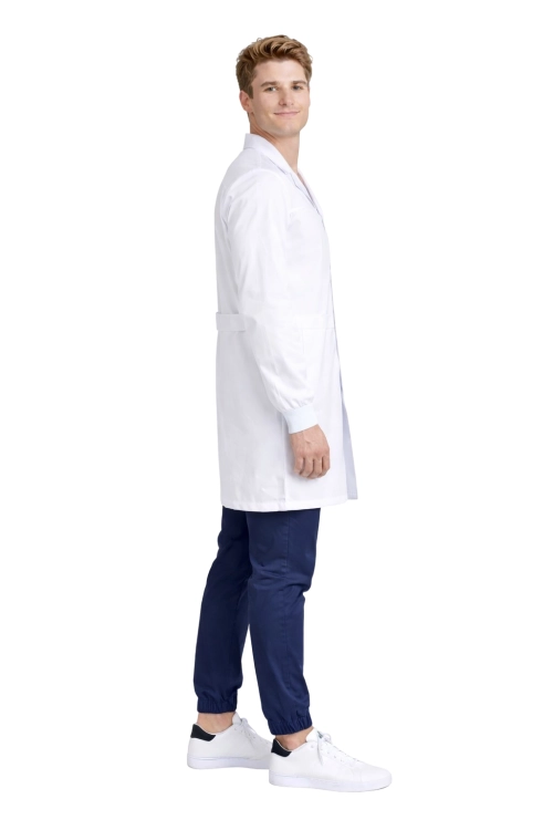 Fartuch laboratoryjny medyczny męski zapinany na rzepy rekaw długi kolor biały widok z boku.png