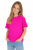 T-shirt dziecięcy dla chłopca i dziewczynki kolor fuksja widok dziewczynki w t-shirt.png