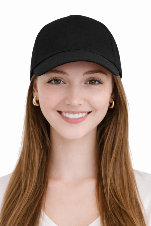 Czapka z twardym daszkiem kolor czarny widok z przodu.png