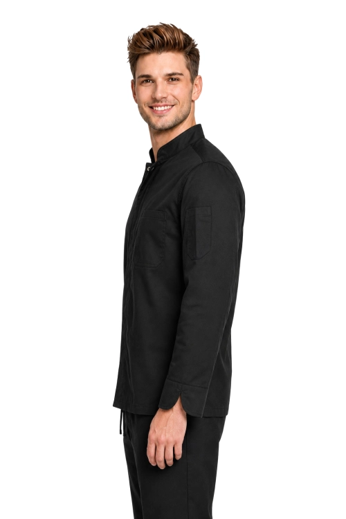 Bluza-kucharska-meska-zakryte-zatrzaski-dwie-kieszenie-elastyczna-kolor-czarny-wygodna-widok-z-boku.png